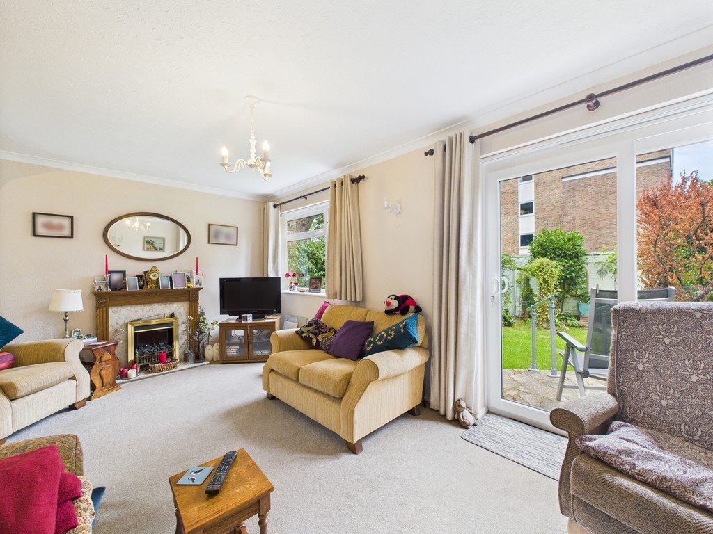 3 bed semi-detached house for sale in White Hart Court, North Parade, Horsham  - Property Image 12