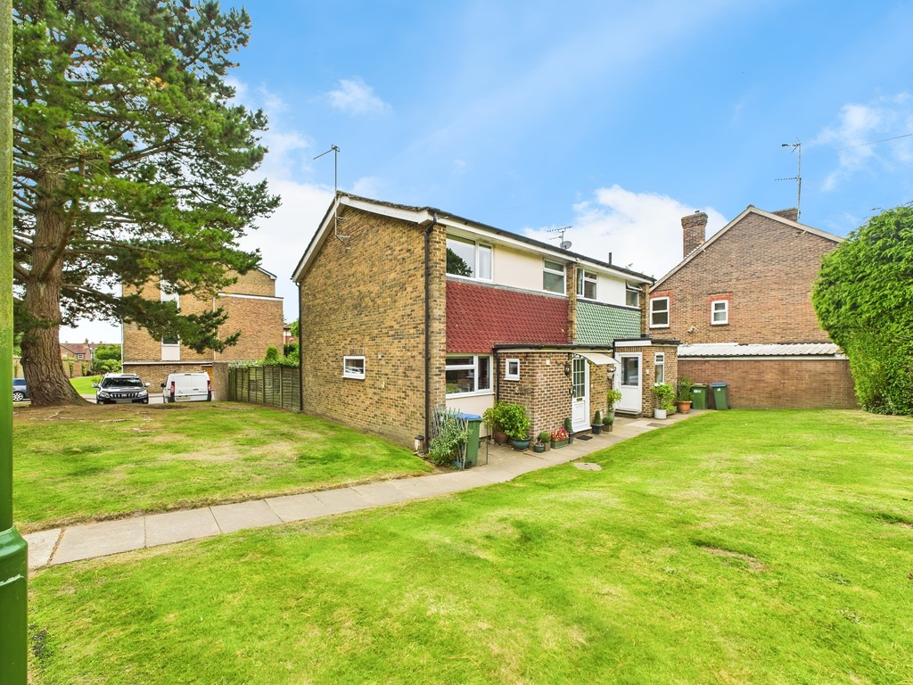 3 bed semi-detached house for sale in White Hart Court, North Parade, Horsham  - Property Image 11