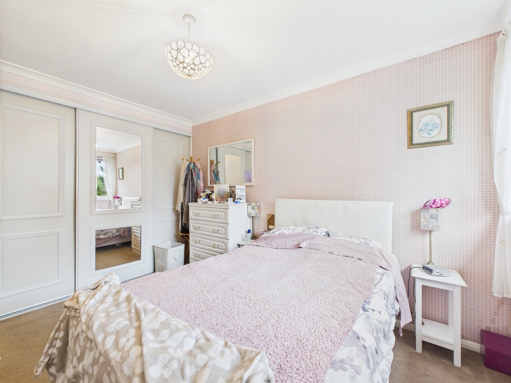 3 bed semi-detached house for sale in White Hart Court, North Parade, Horsham  - Property Image 5