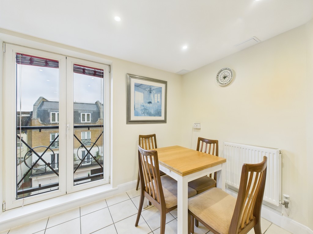 3 bed apartment to rent in Warnes, Steyne Gardens, Worthing  - Property Image 13