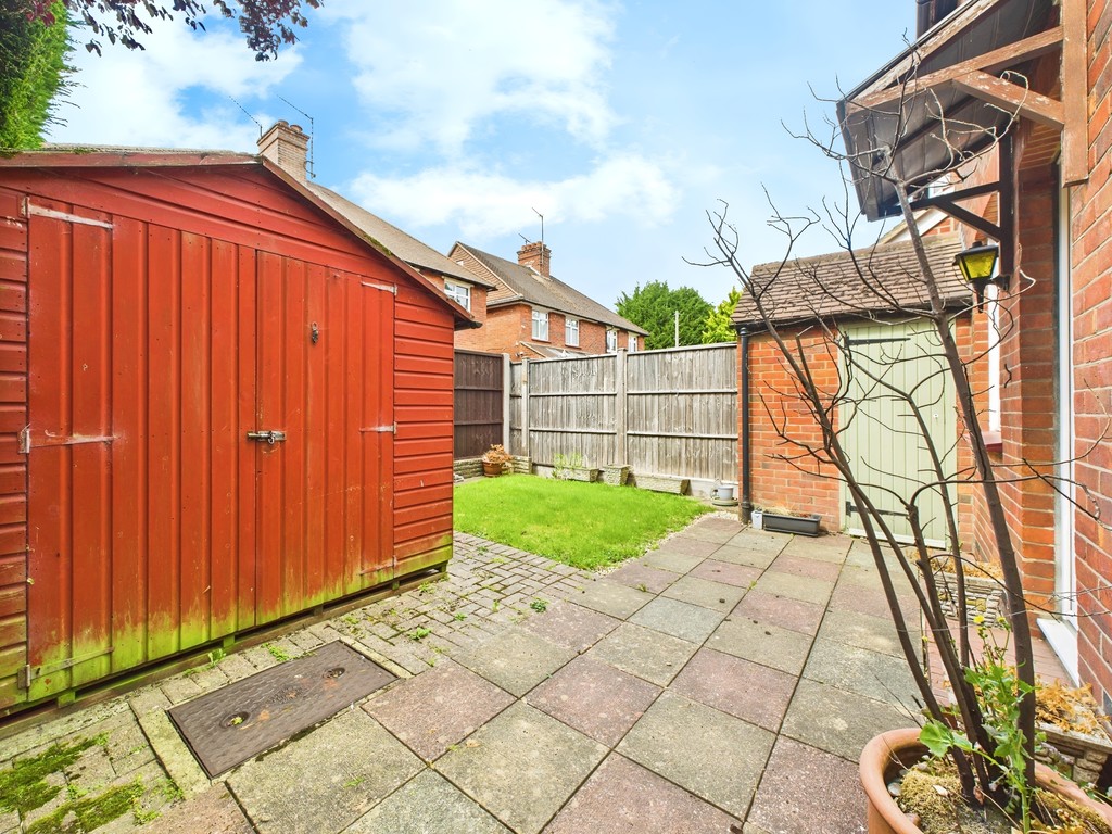 2 bed semi-detached house for sale in Barrington Court, Dorking  - Property Image 14