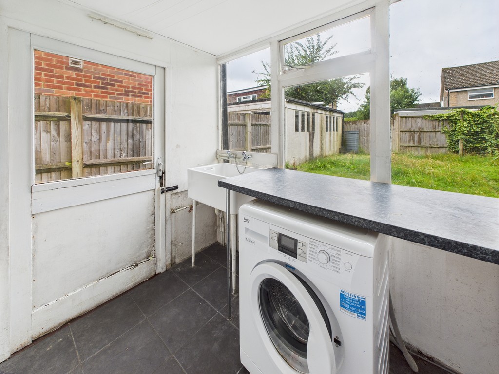 3 bed terraced house to rent in Beech Road, Horsham  - Property Image 11