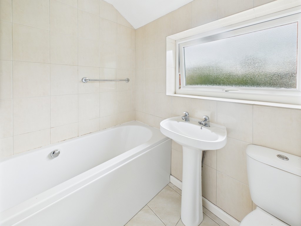 3 bed terraced house to rent in Beech Road, Horsham  - Property Image 9