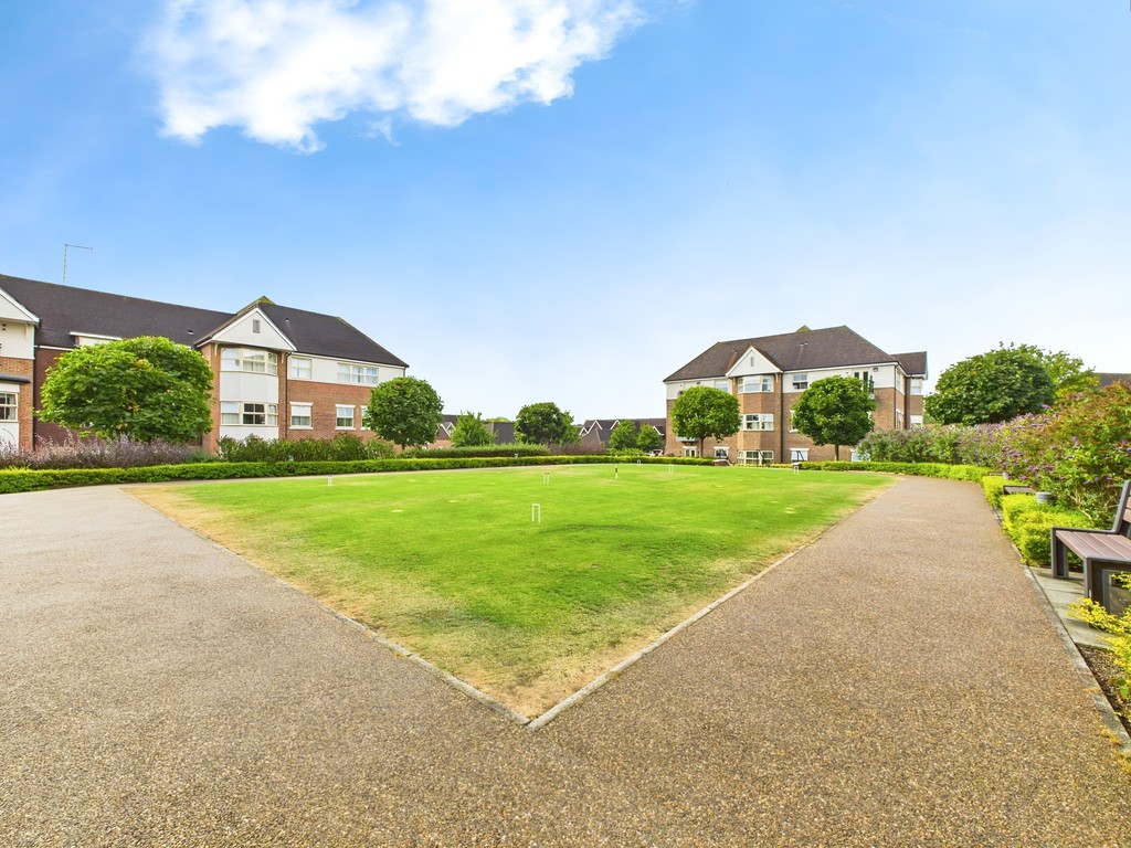 2 bed for sale in Durrants Drive, Faygate  - Property Image 18