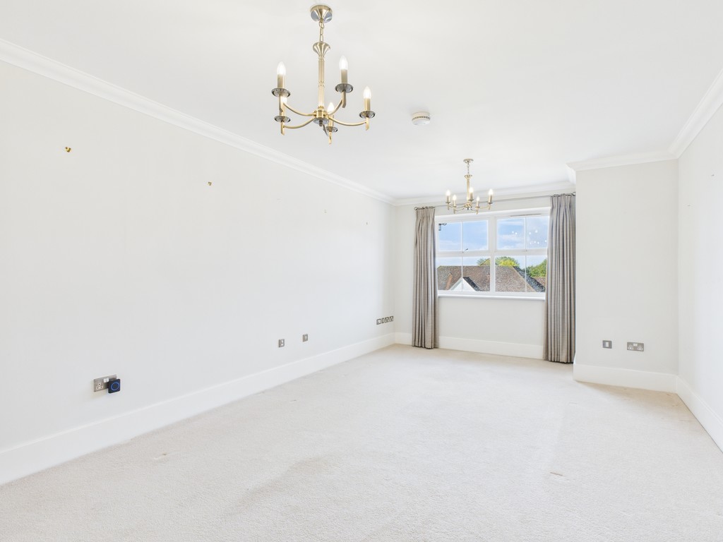 2 bed for sale in Durrants Drive, Faygate  - Property Image 2