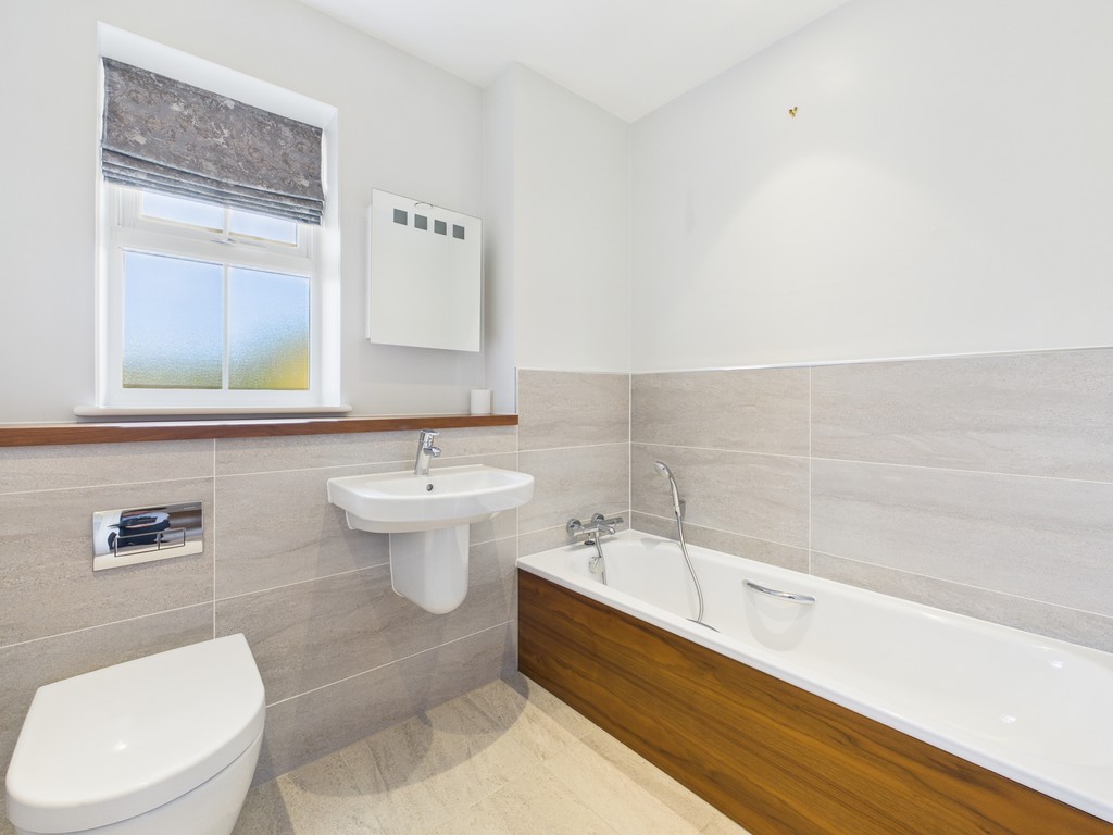 2 bed for sale in Durrants Drive, Faygate  - Property Image 7