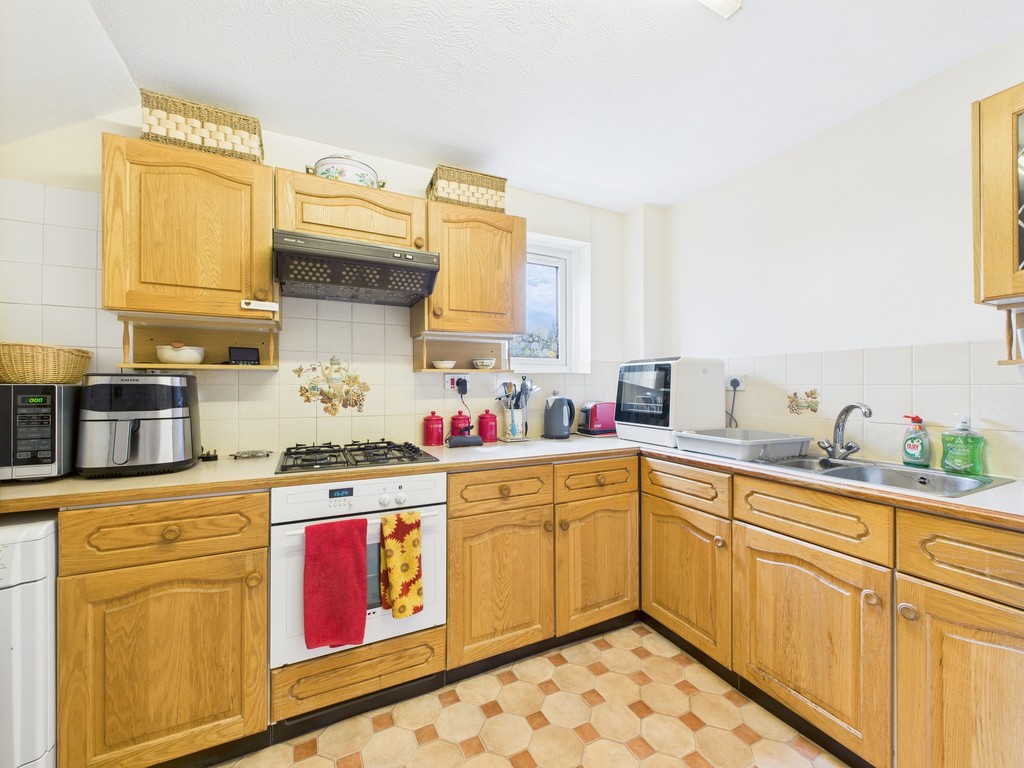 1 bed for sale in North Parade, Horsham  - Property Image 3