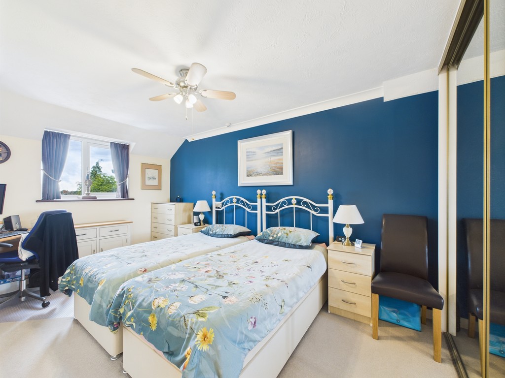 1 bed for sale in North Parade, Horsham  - Property Image 10