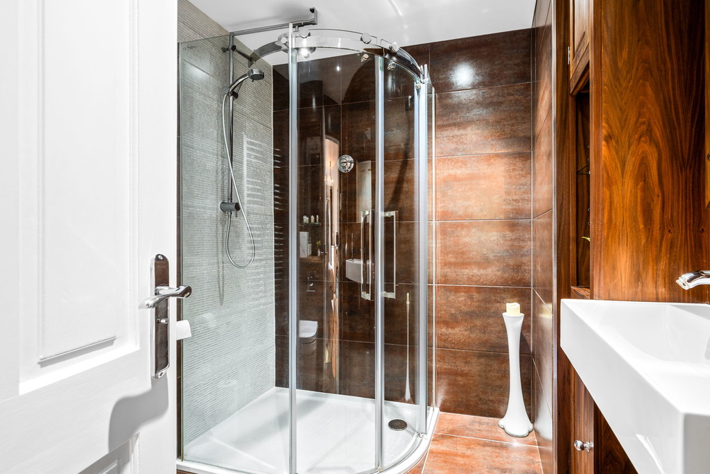 4 bed detached bungalow for sale in Lime Kiln Road, Mannings Heath  - Property Image 7