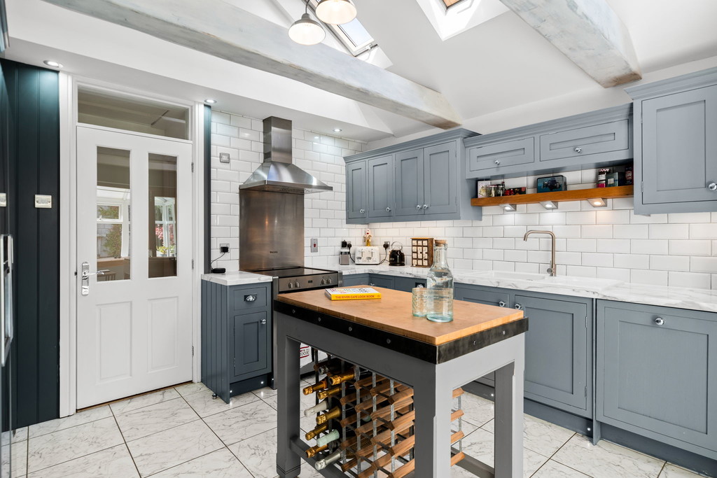 4 bed detached bungalow for sale in Lime Kiln Road, Mannings Heath  - Property Image 4