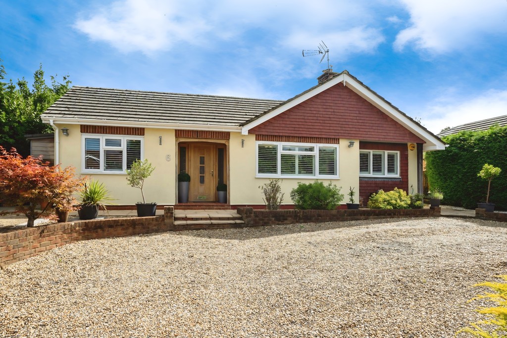 4 bed detached bungalow for sale in Lime Kiln Road, Mannings Heath  - Property Image 13