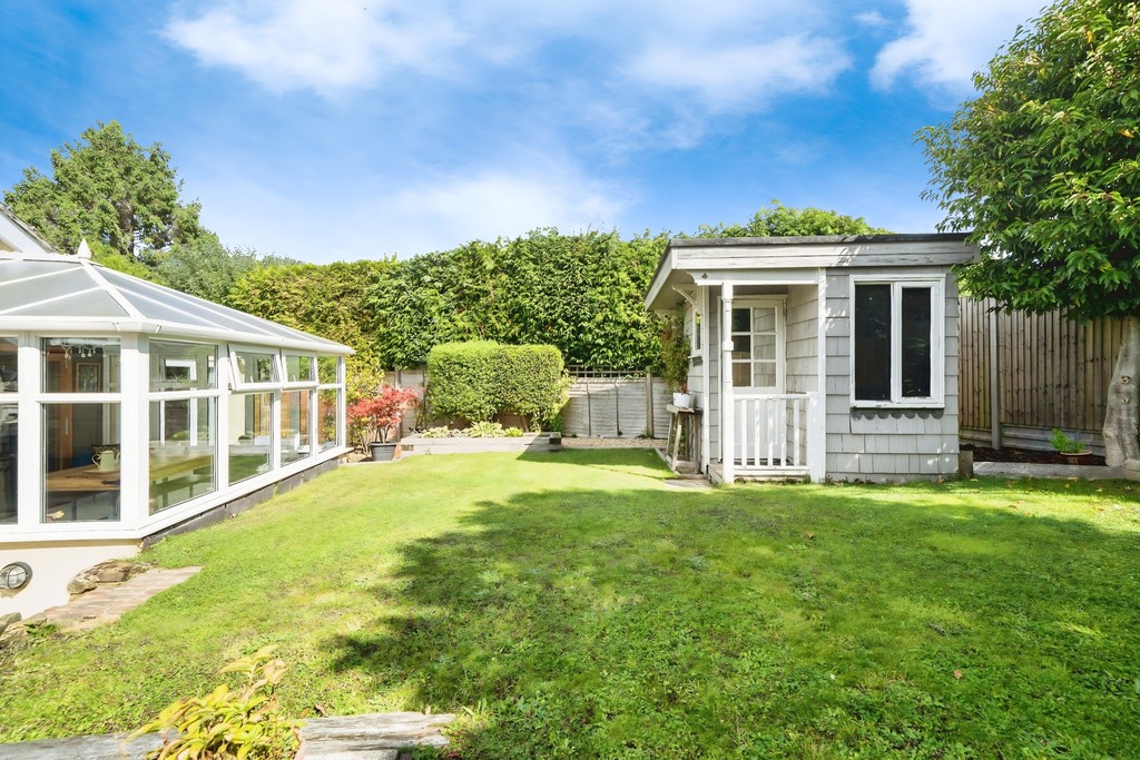 4 bed detached bungalow for sale in Lime Kiln Road, Mannings Heath  - Property Image 35