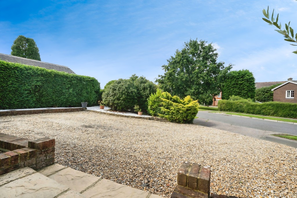 4 bed detached bungalow for sale in Lime Kiln Road, Mannings Heath  - Property Image 15
