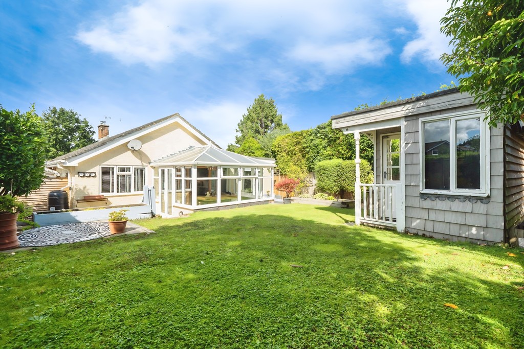 4 bed detached bungalow for sale in Lime Kiln Road, Mannings Heath  - Property Image 3