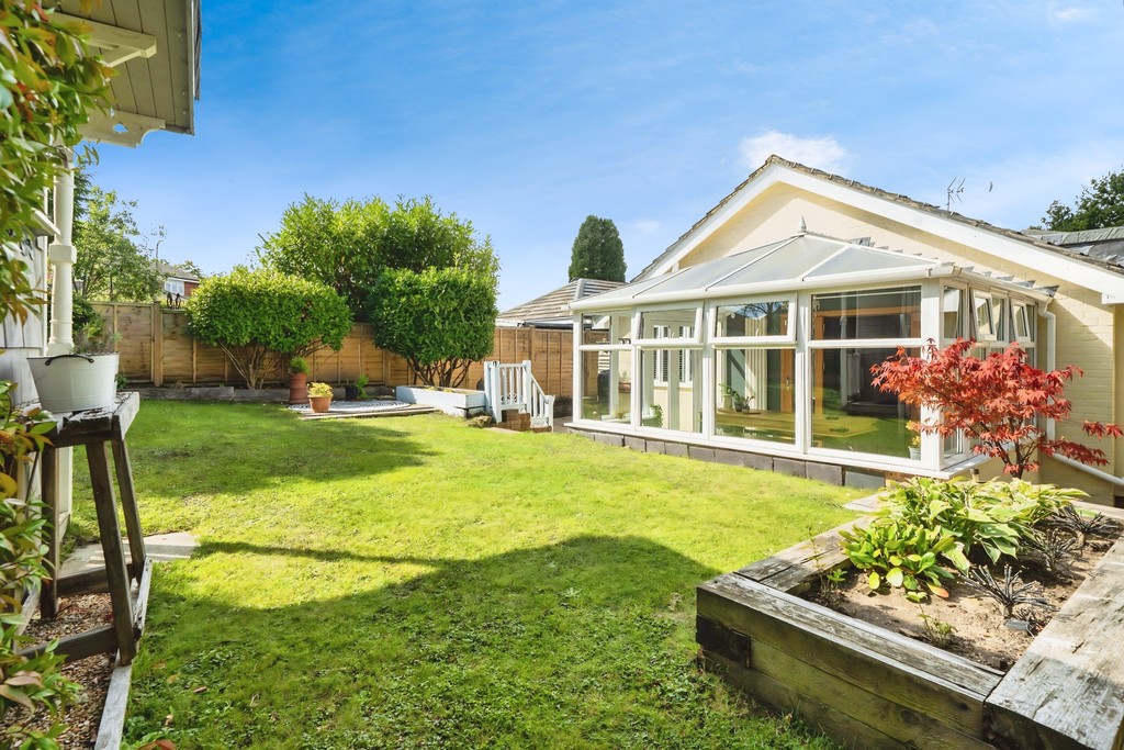 4 bed detached bungalow for sale in Lime Kiln Road, Mannings Heath  - Property Image 37