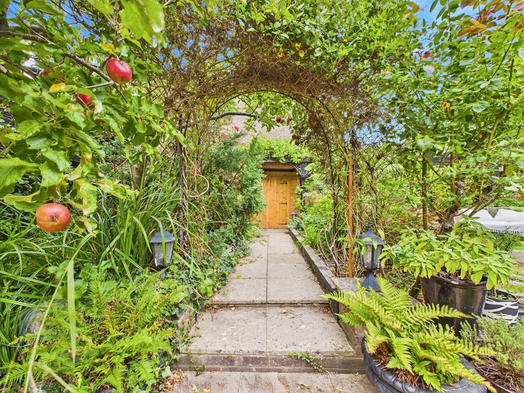 4 bed detached house for sale in Cambridge Road, Horsham  - Property Image 32