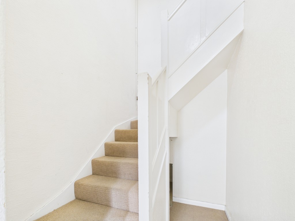 2 bed maisonette to rent in Embassy Court, Sydney Road, RH16  - Property Image 5