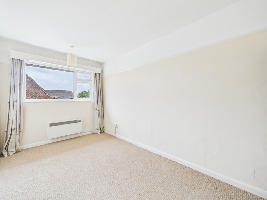 2 bed maisonette to rent in Embassy Court, Sydney Road, RH16  - Property Image 9