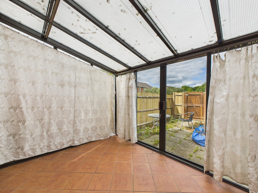 2 bed end of terrace house to rent in Shandys Close, Horsham  - Property Image 12