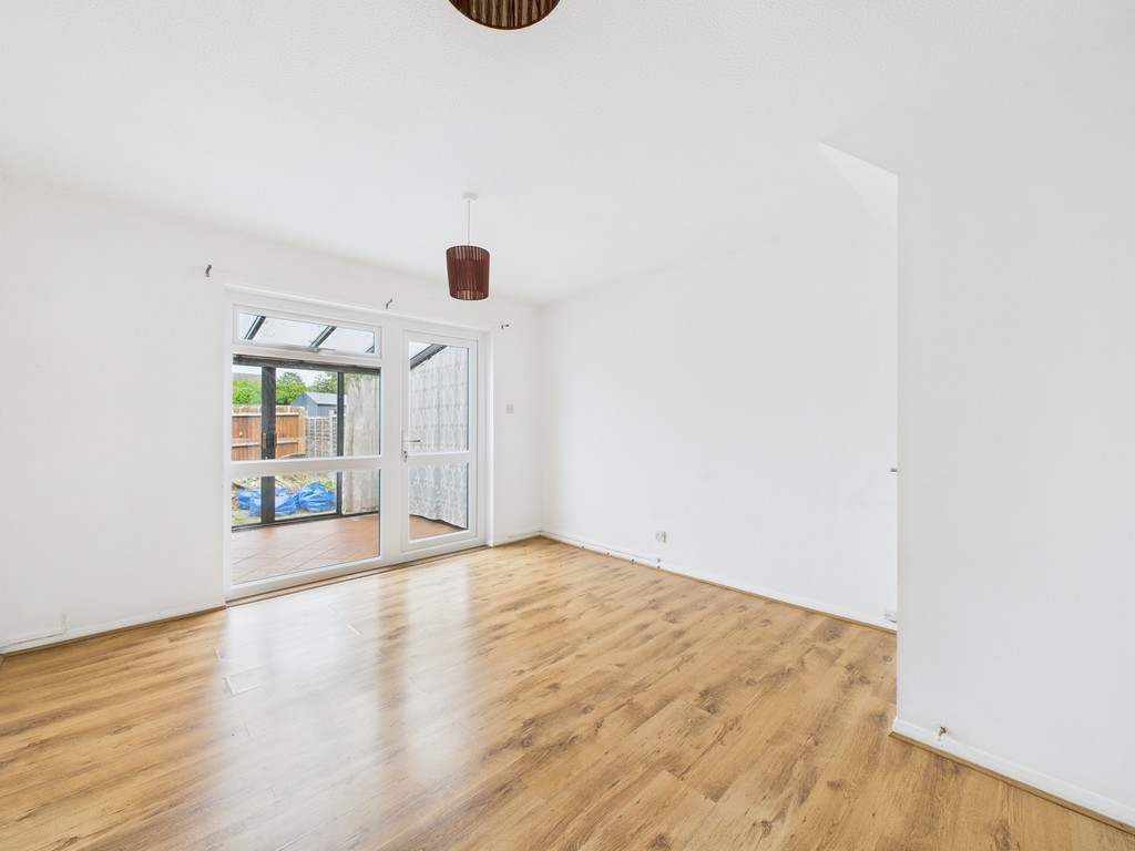 2 bed end of terrace house to rent in Shandys Close, Horsham  - Property Image 2