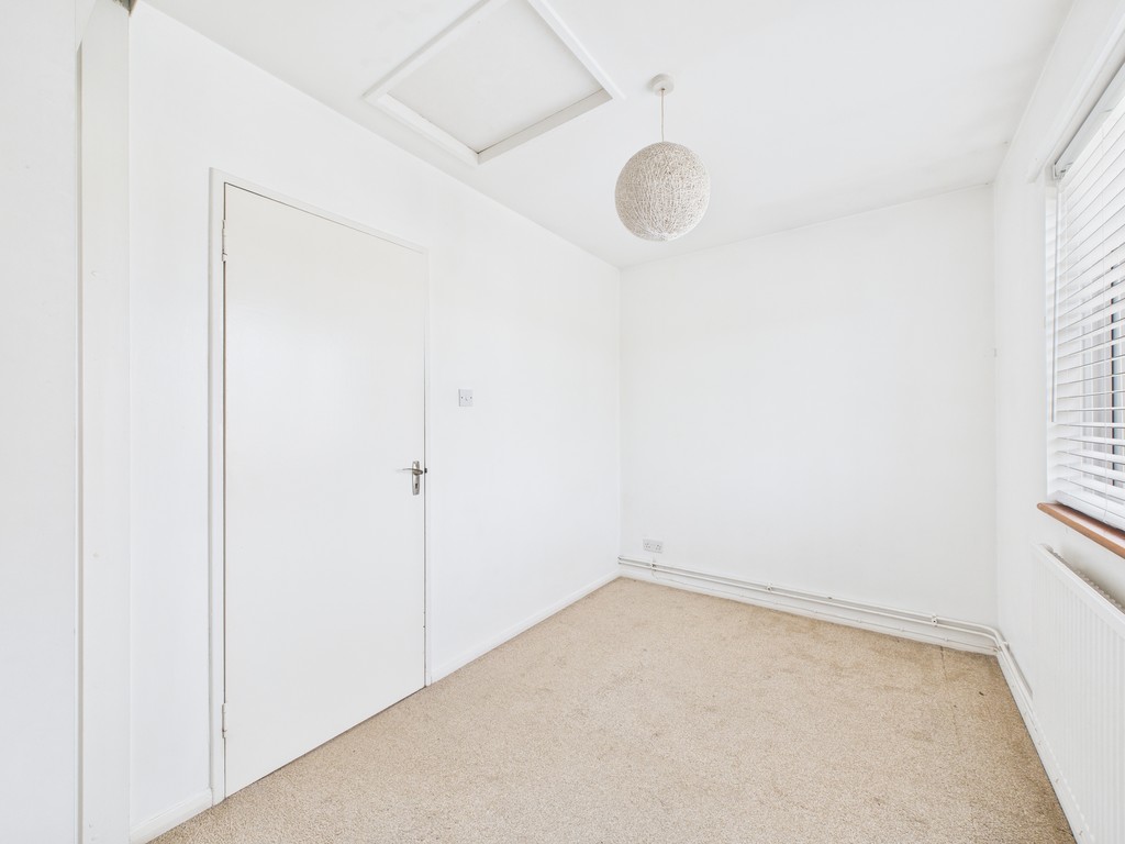 2 bed end of terrace house to rent in Shandys Close, Horsham  - Property Image 7