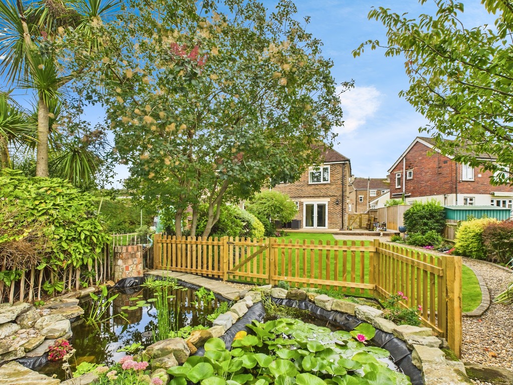 3 bed semi-detached house for sale in Bostock Avenue, Horsham, RH12  - Property Image 6