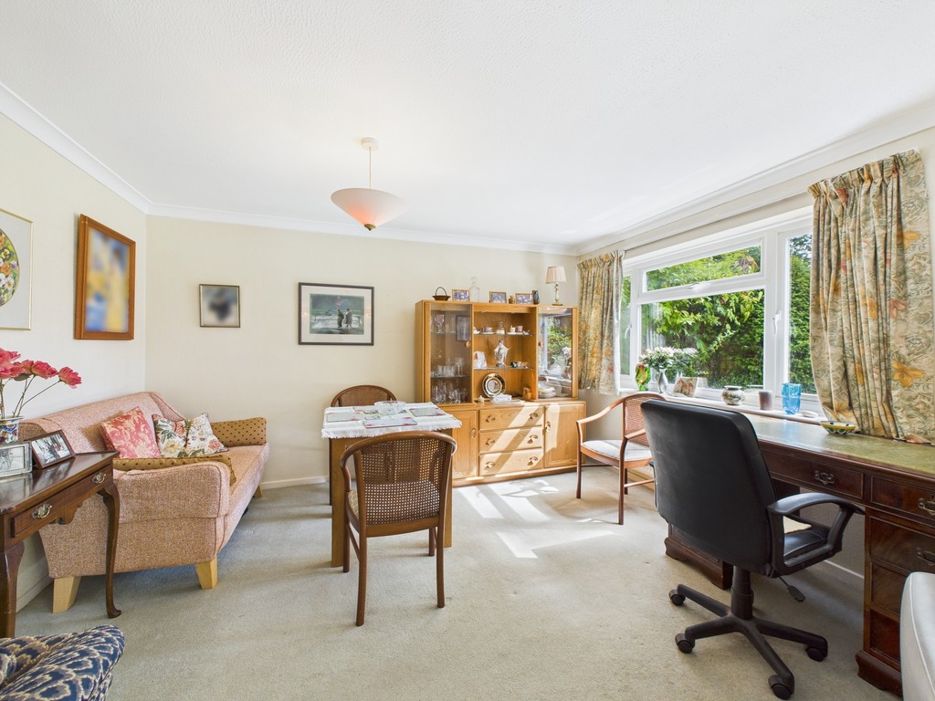 4 bed link detached house for sale in Stirling Way, Horsham  - Property Image 5