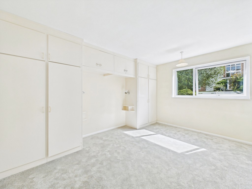 2 bed apartment for sale in Paddockhall Road, Haywards Heath  - Property Image 7