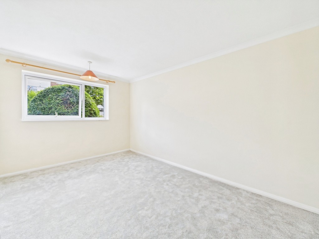 2 bed apartment for sale in Paddockhall Road, Haywards Heath  - Property Image 10