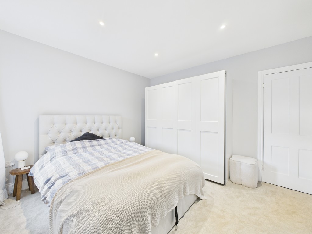 2 bed semi-detached house to rent in Littlehaven Lane, Horsham  - Property Image 7