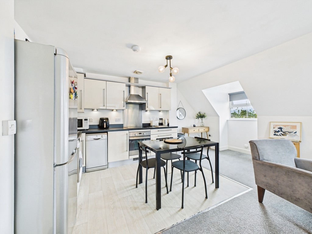 2 bed apartment for sale in Brighton Road, Horsham  - Property Image 11