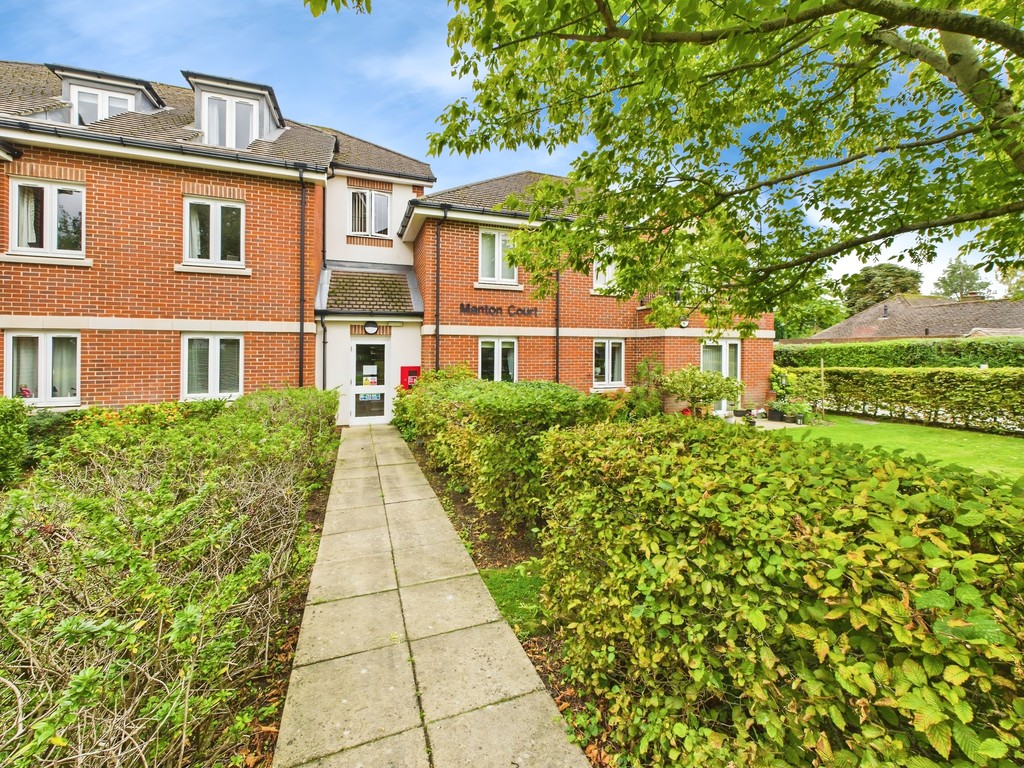 1 bed for sale in Manton Court, Kings Road, Horsham  - Property Image 8