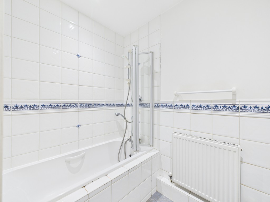 1 bed apartment for sale in Wimblehurst Road, Horsham  - Property Image 6