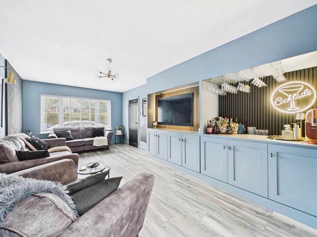 4 bed detached house for sale in Covert Mead, Handcross - Property Image 4