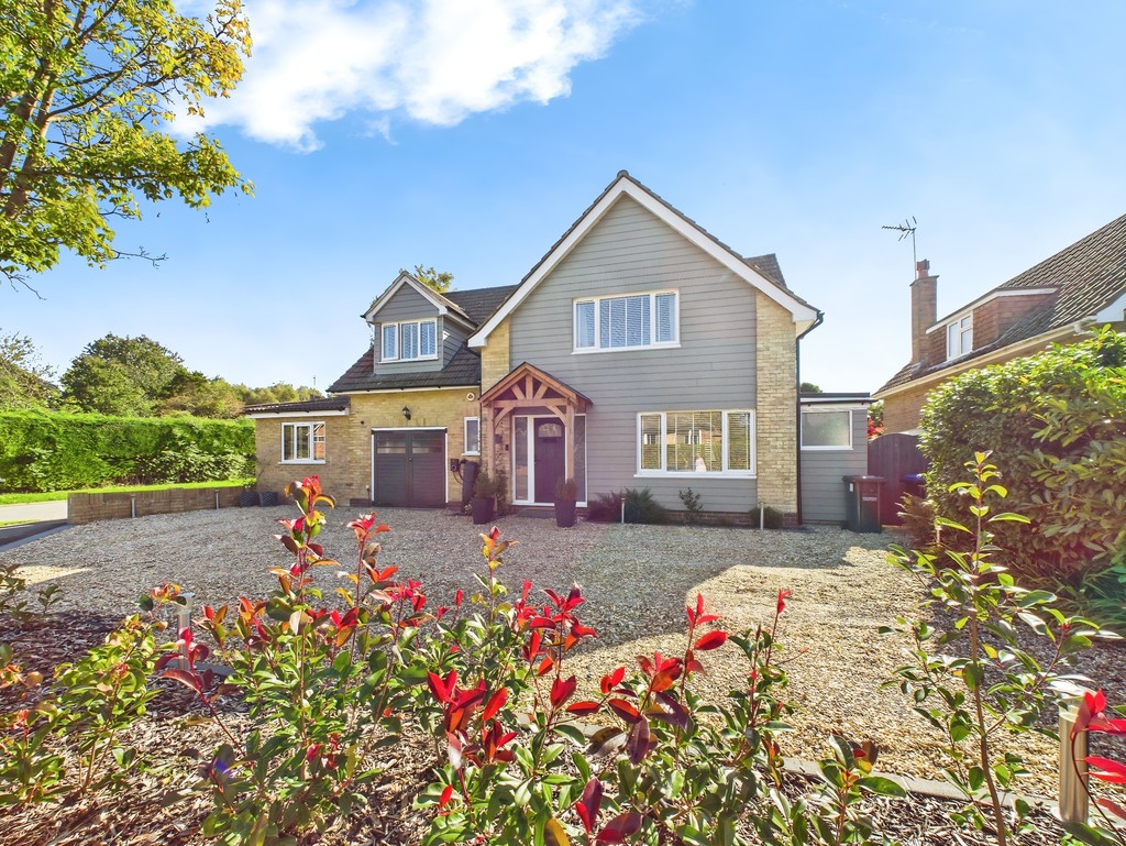 4 bed detached house for sale in Covert Mead, Handcross