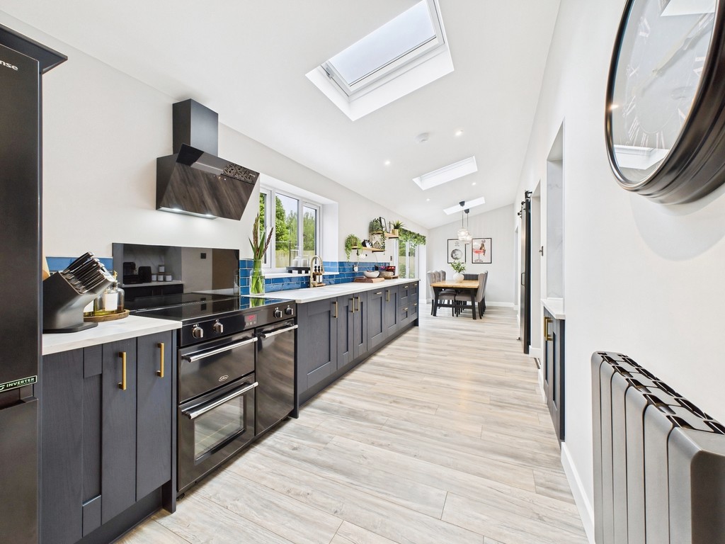 4 bed detached house for sale in Covert Mead, Handcross - Property Image 8