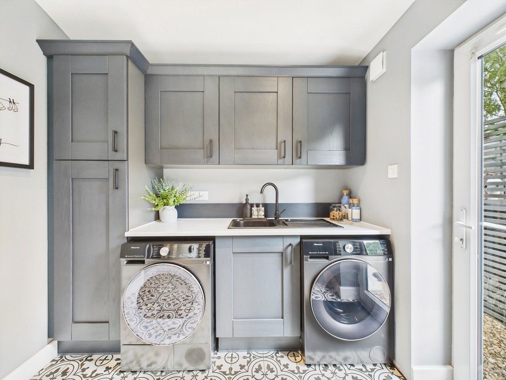 4 bed detached house for sale in Covert Mead, Handcross - Property Image 16