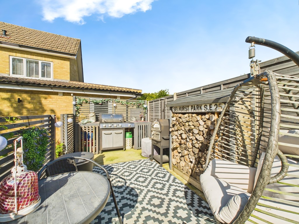 4 bed detached house for sale in Covert Mead, Handcross - Property Image 29