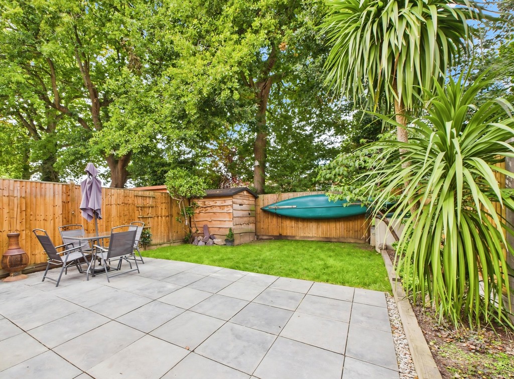 2 bed semi-detached house for sale in Crockhurst, Southwater  - Property Image 10