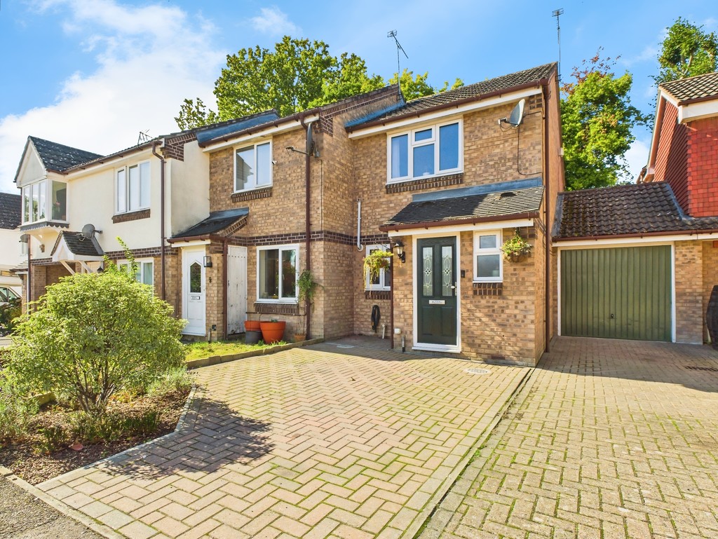 2 bed semi-detached house for sale in Crockhurst, Southwater