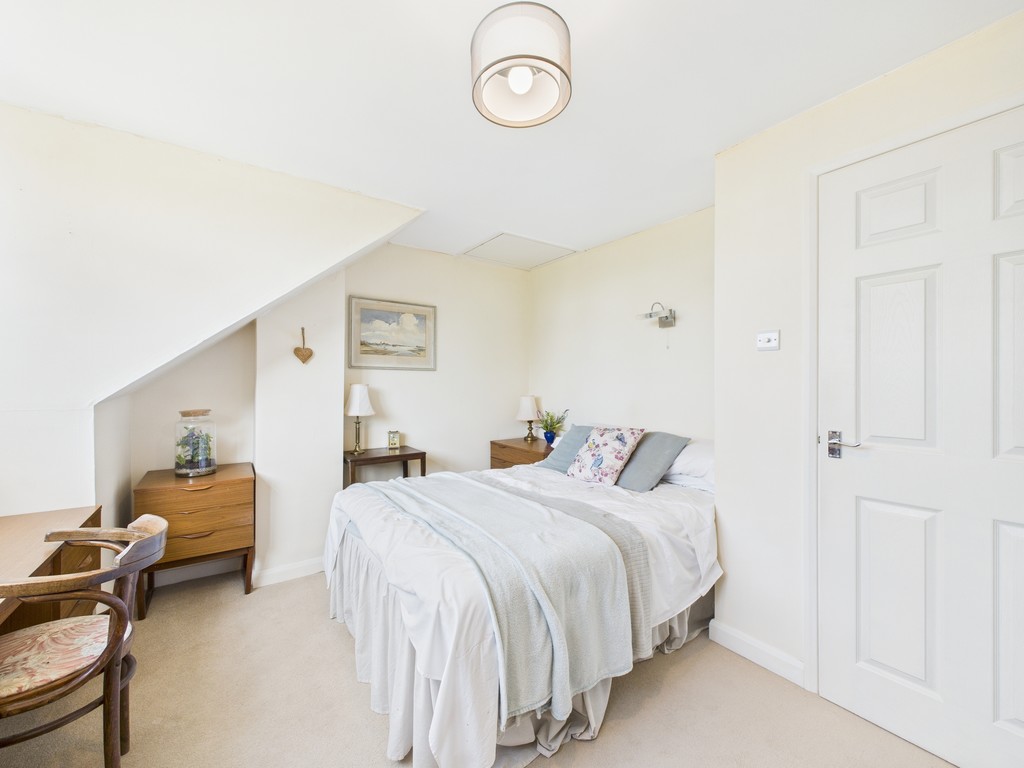 3 bed semi-detached bungalow for sale in Ringley Road, Horsham  - Property Image 16