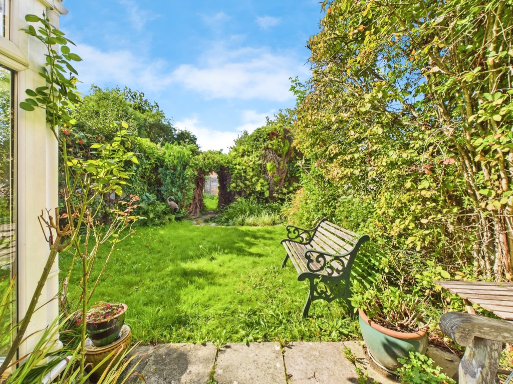 3 bed semi-detached bungalow for sale in Ringley Road, Horsham  - Property Image 20