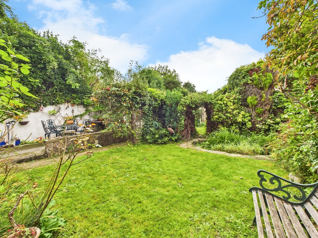 3 bed semi-detached bungalow for sale in Ringley Road, Horsham  - Property Image 10