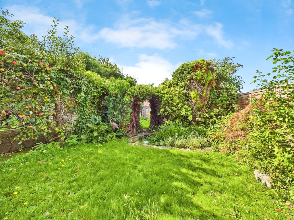 3 bed semi-detached bungalow for sale in Ringley Road, Horsham  - Property Image 10