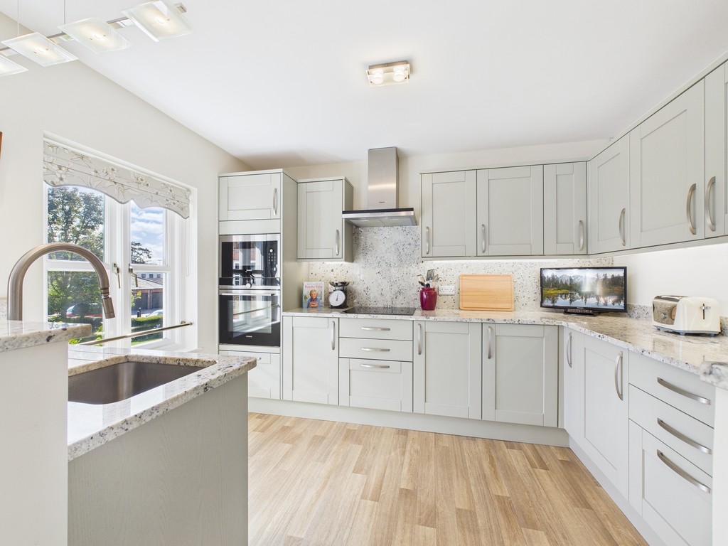 2 bed apartment for sale in Bluecoat Pond, Christs Hospital  - Property Image 3