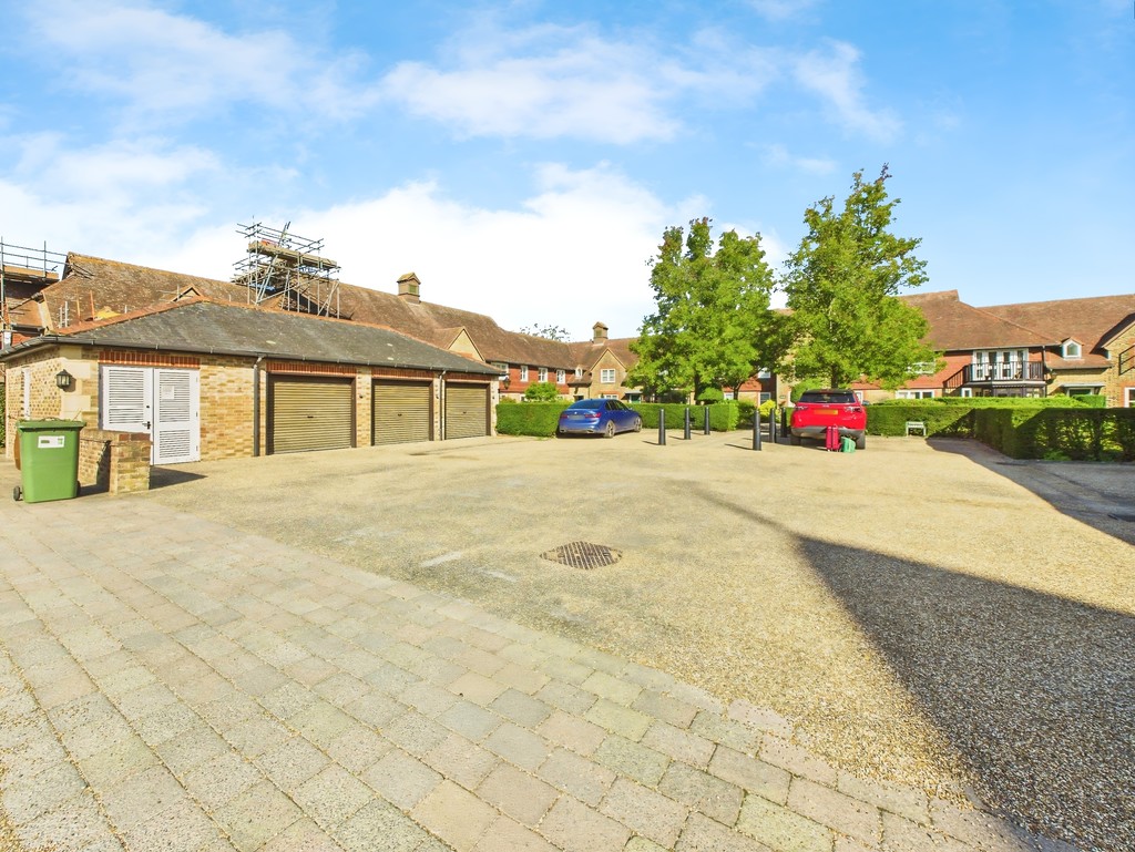 2 bed apartment for sale in Bluecoat Pond, Christs Hospital  - Property Image 18