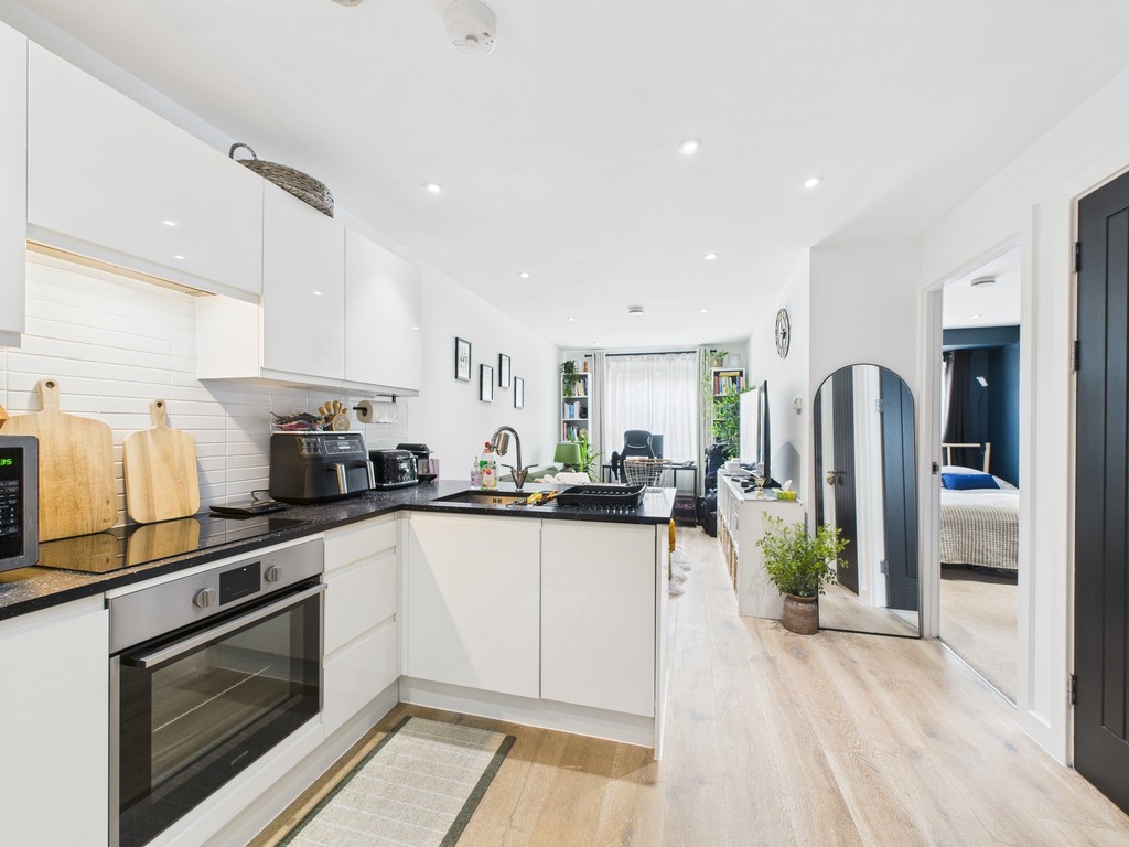 1 bed apartment for sale in Horsham Gates Two, North Street, Horsham  - Property Image 3