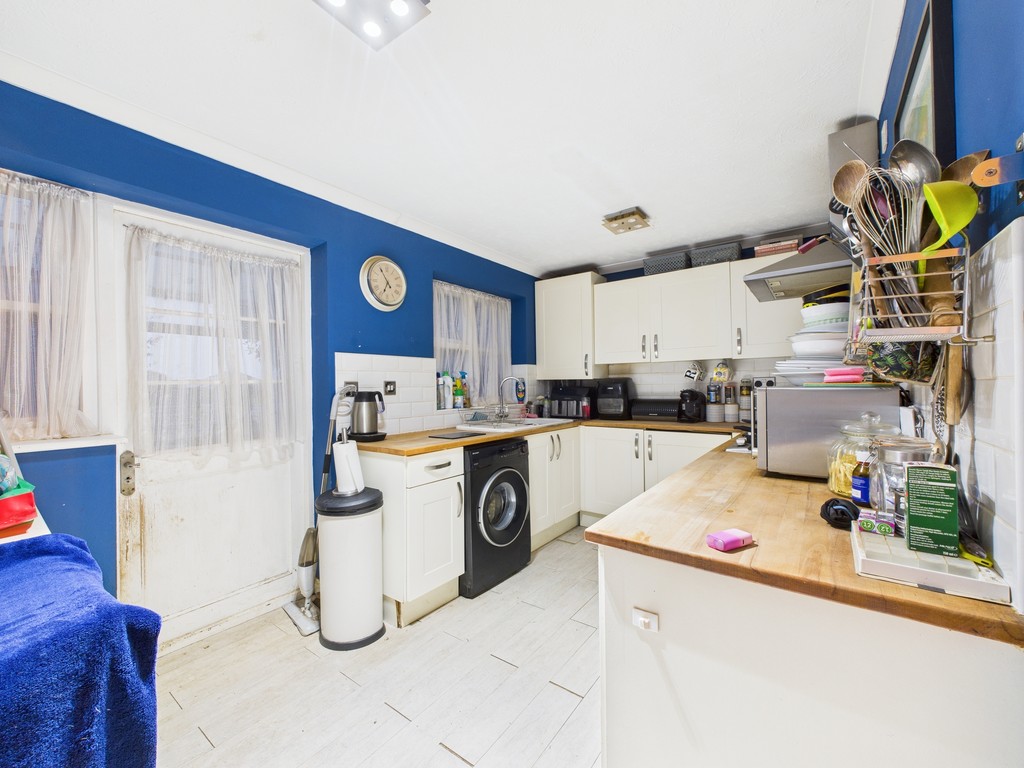 4 bed link detached house for sale in The Ridings, Peacehaven  - Property Image 11