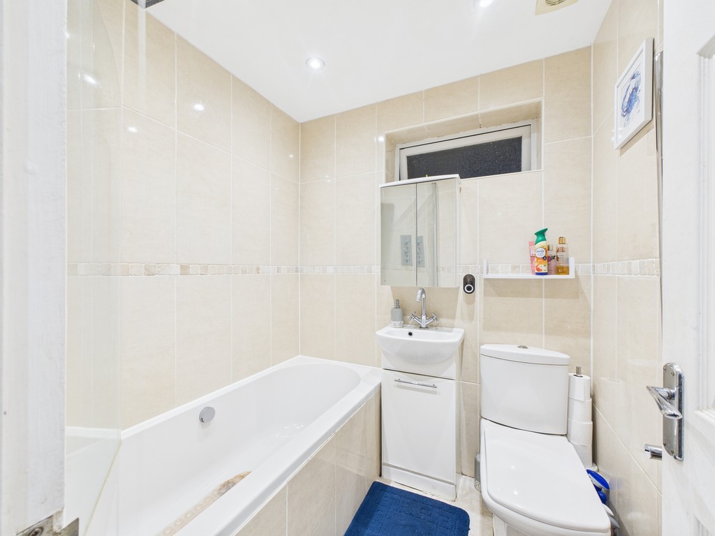 4 bed link detached house for sale in The Ridings, Peacehaven  - Property Image 8