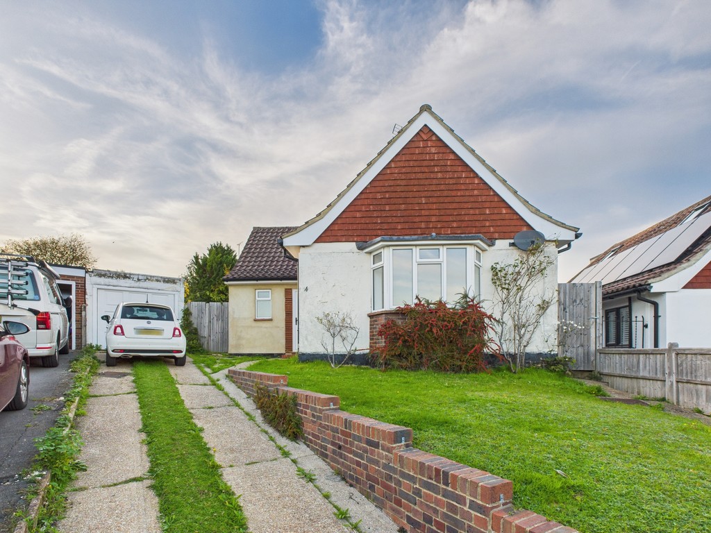 2 bed detached bungalow to rent in Turners Mill Close, Haywards Heath - Property Image 1